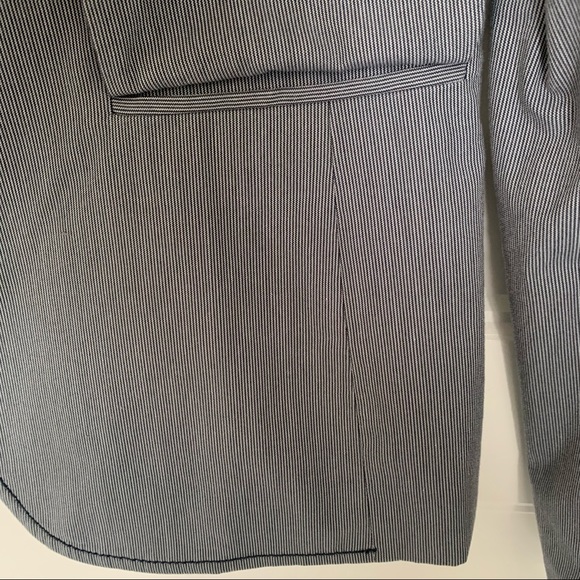 Esprit - Blue/White Pinstripe Blazer - Size 10 - Picture 4 of 15
